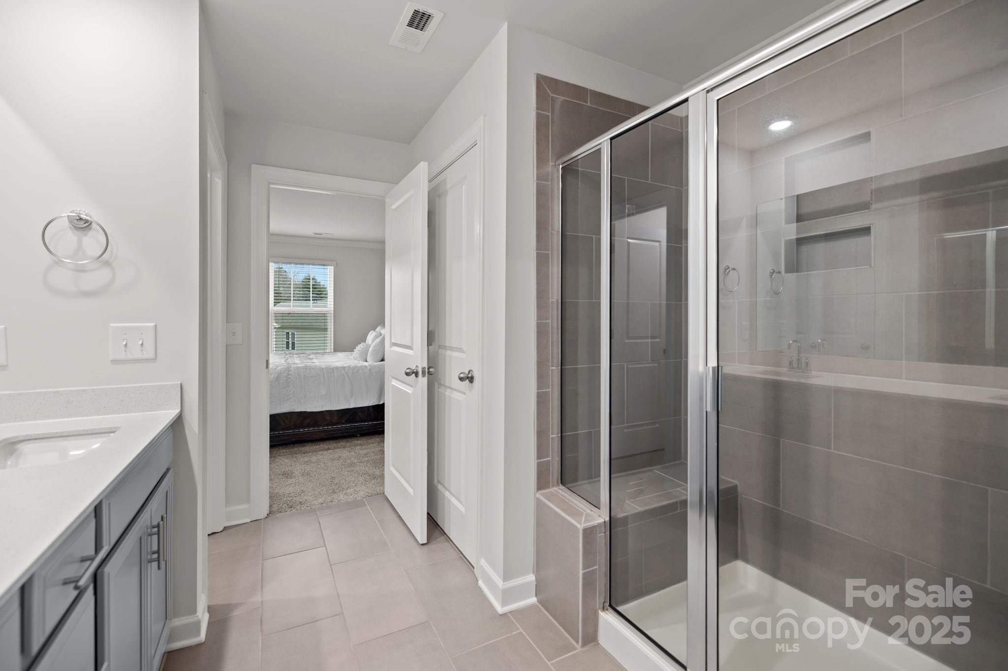 11040 Broadbent Court