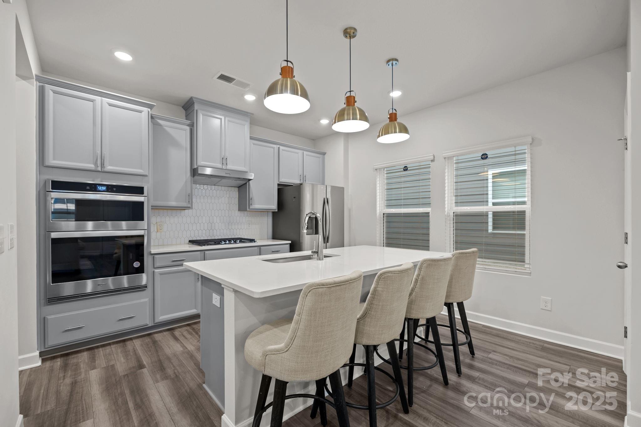 11040 Broadbent Court