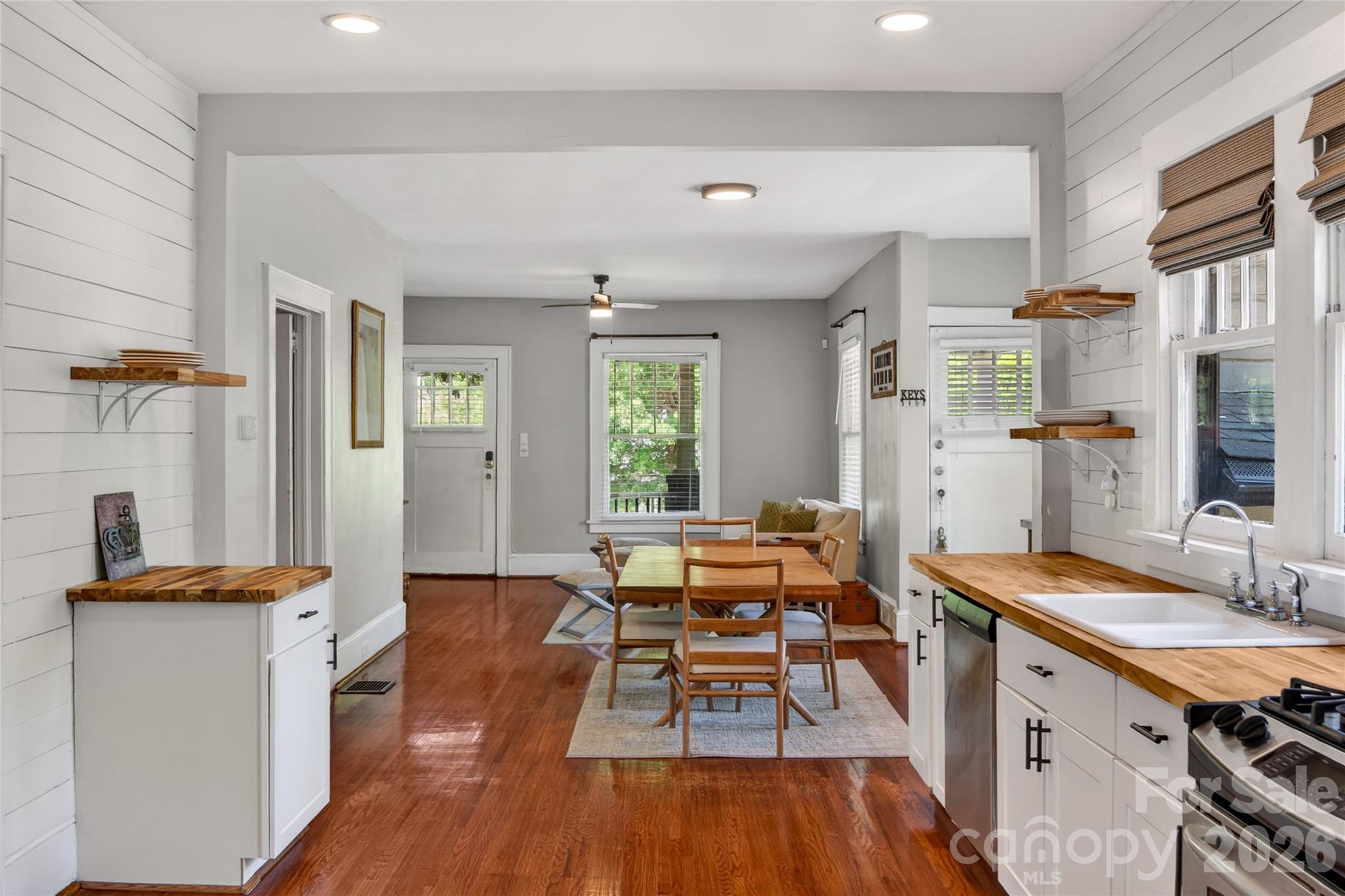 405 Walnut Avenue