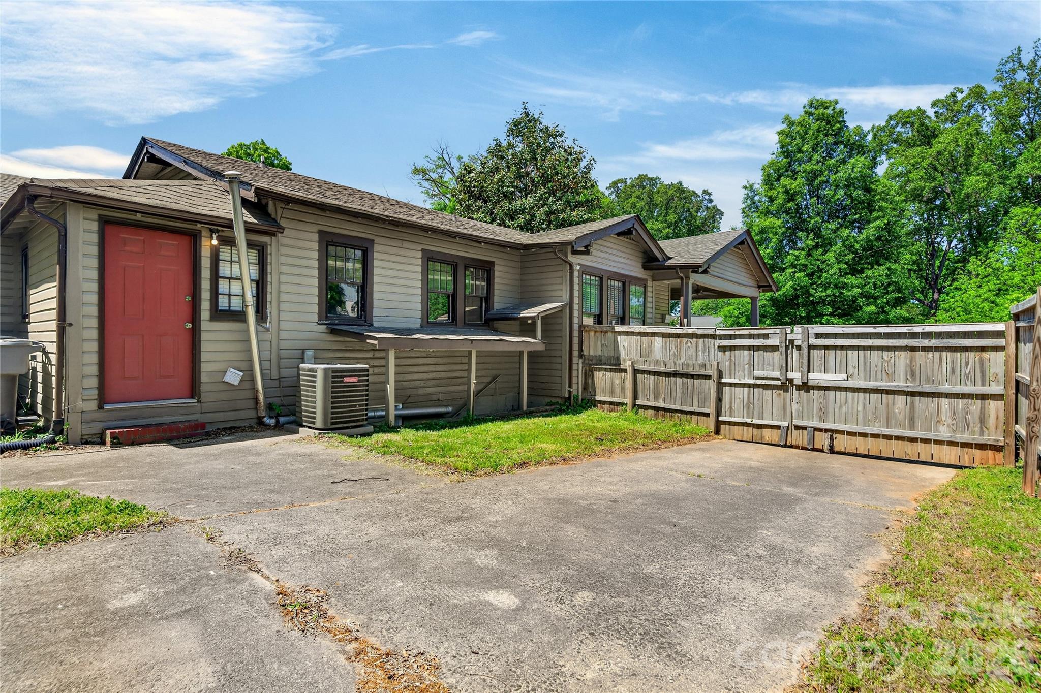 405 Walnut Avenue