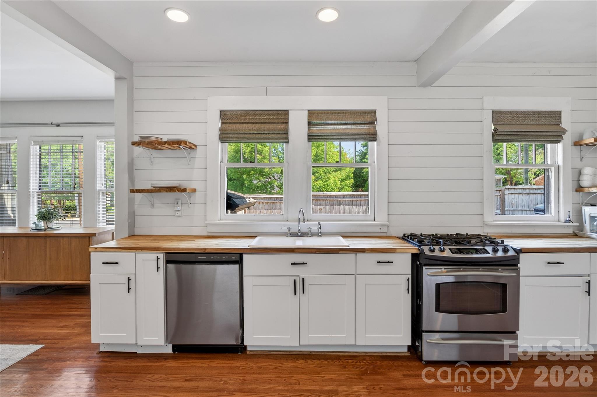 405 Walnut Avenue