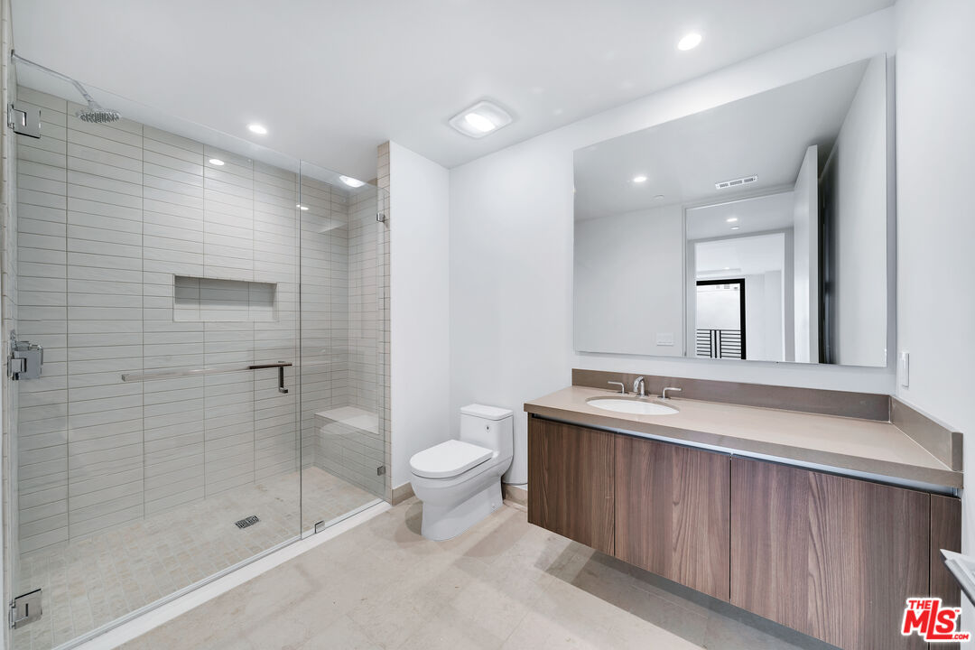 17330 TRAMONTO DR Unit: 101