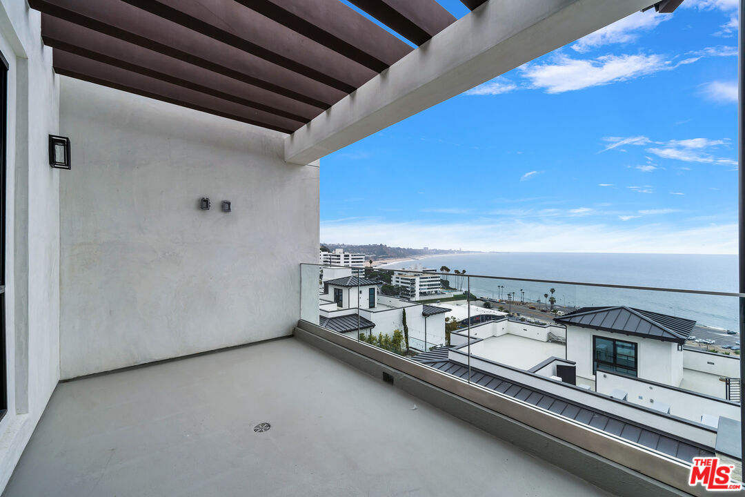 17330 TRAMONTO DR Unit: 101