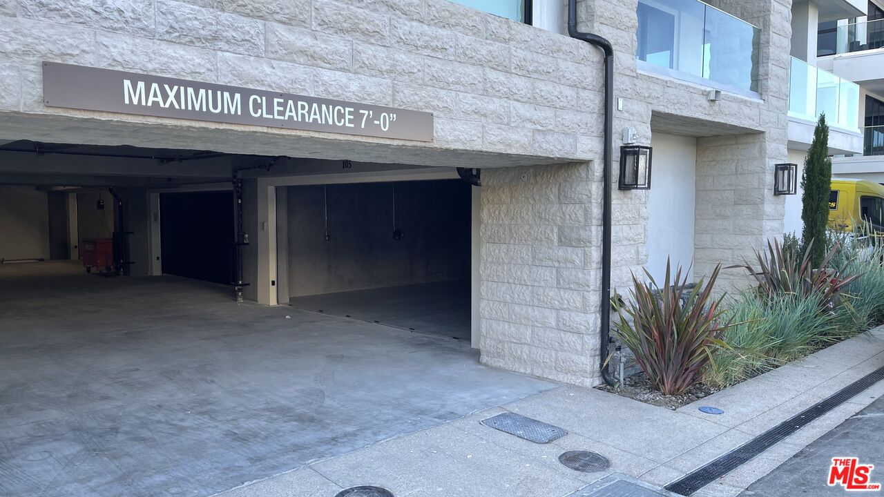 17330 TRAMONTO DR Unit: 101
