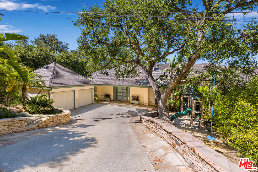 26227 Fairside Rd
