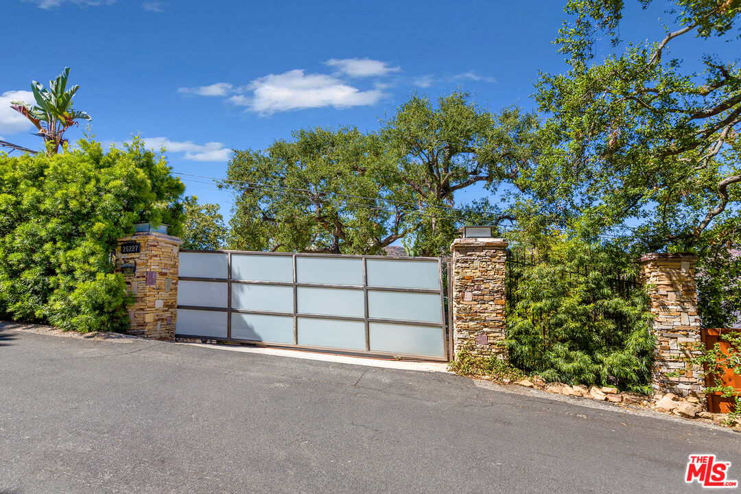 26227 Fairside Rd