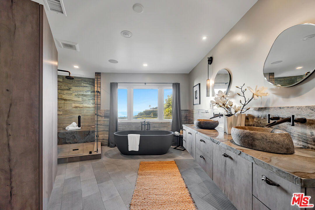 31558 Victoria Point Rd