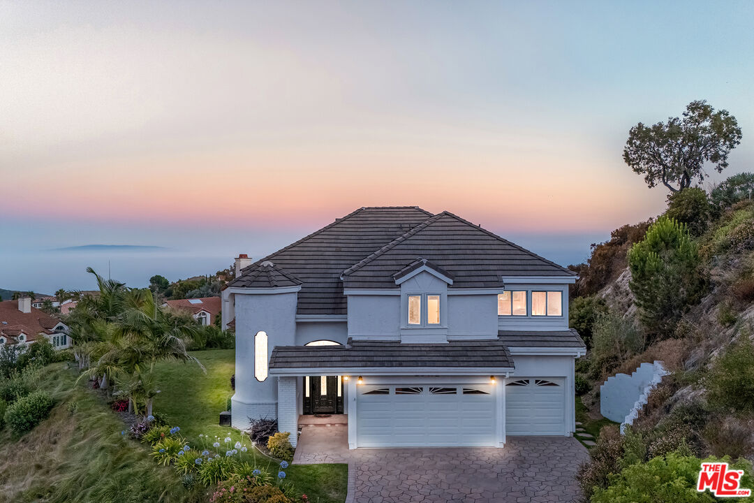 23472 W Moon Shadows Dr