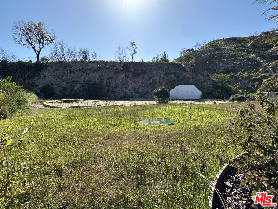 23472 W Moon Shadows Dr