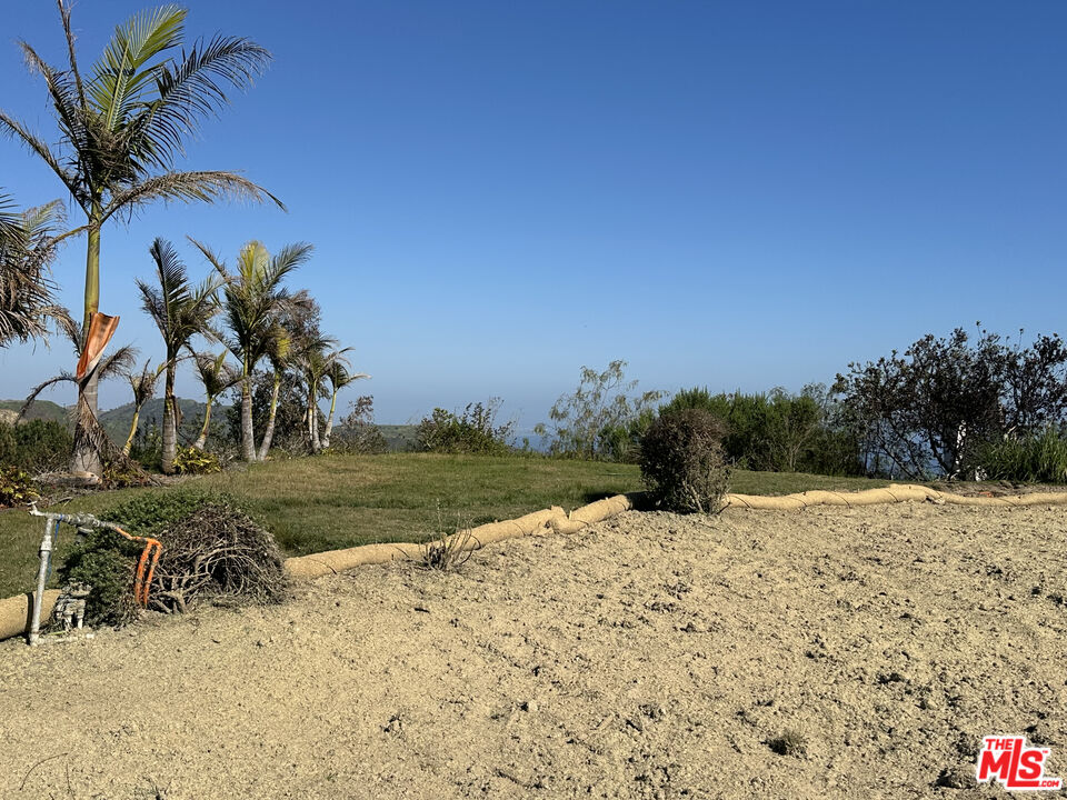 23472 W Moon Shadows Dr