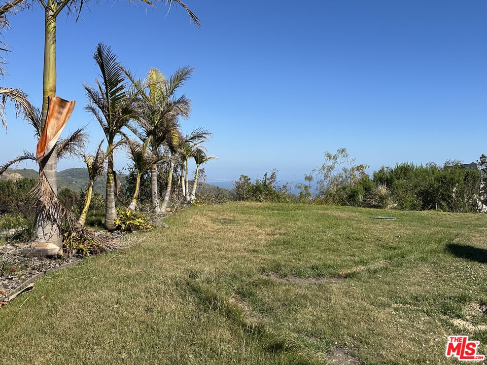 23472 W Moon Shadows Dr