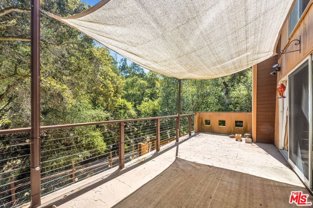 1578 Topanga Skyline Dr