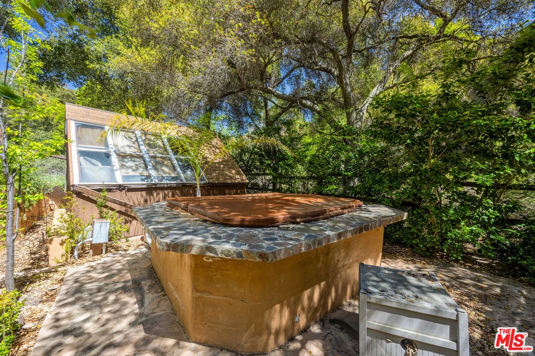 1578 Topanga Skyline Dr