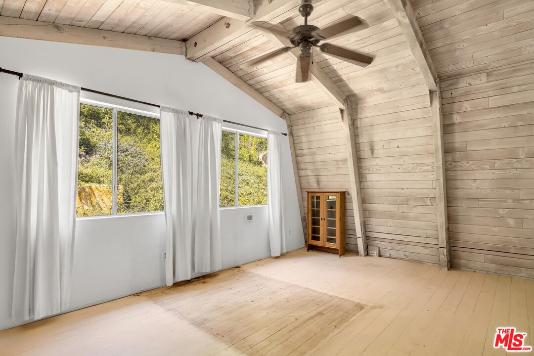 1578 Topanga Skyline Dr