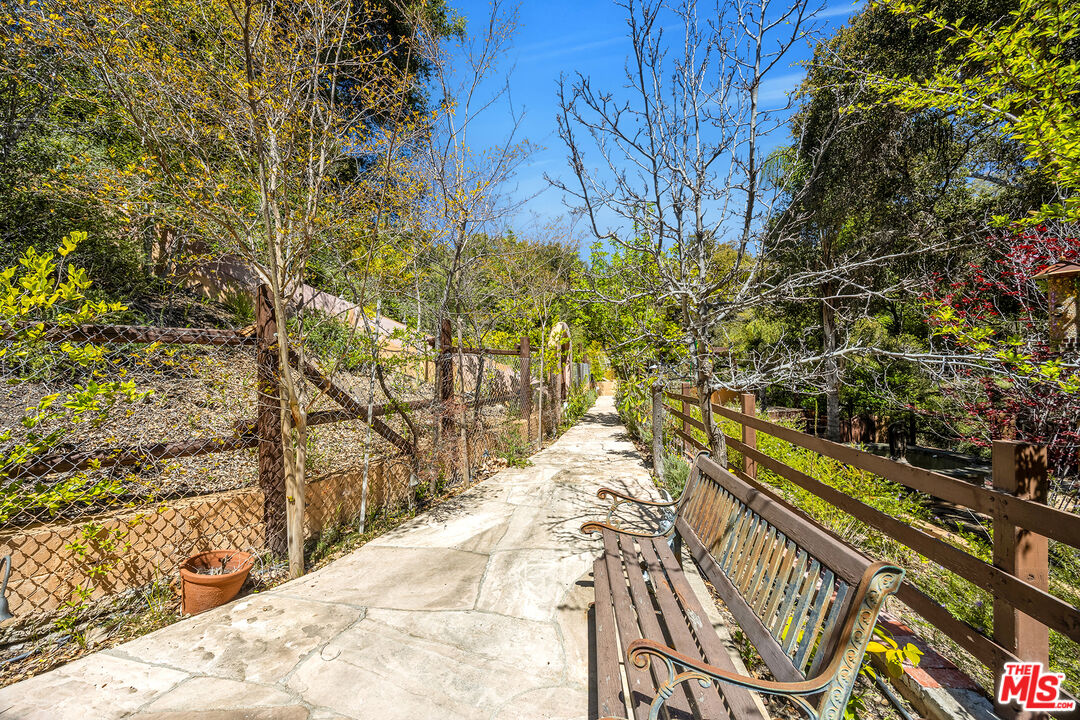 1578 Topanga Skyline Dr
