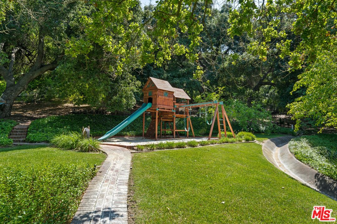 600 E Carlisle Rd