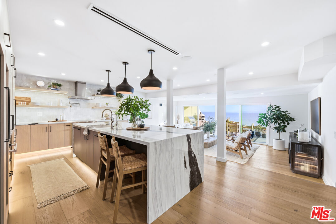 18055 Coastline Dr Unit: 1