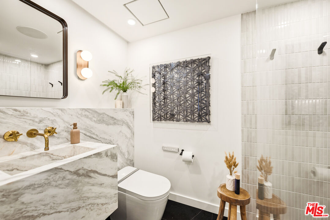 18055 Coastline Dr Unit: 1