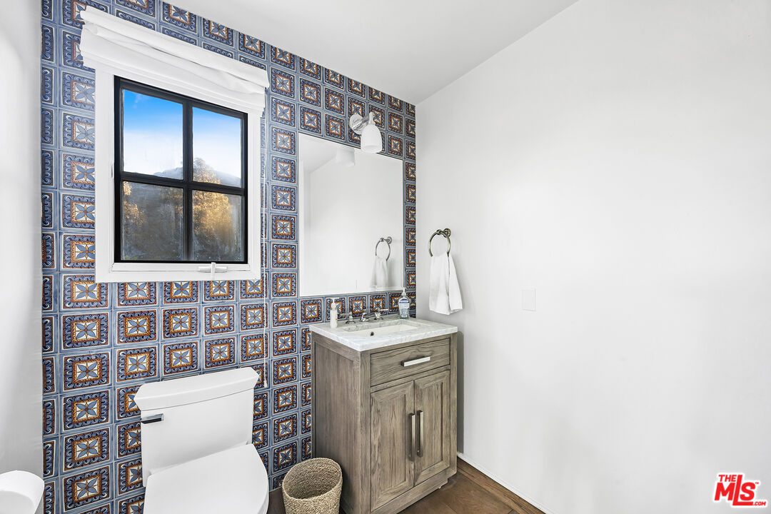 2382 Live Oak Meadows Rd