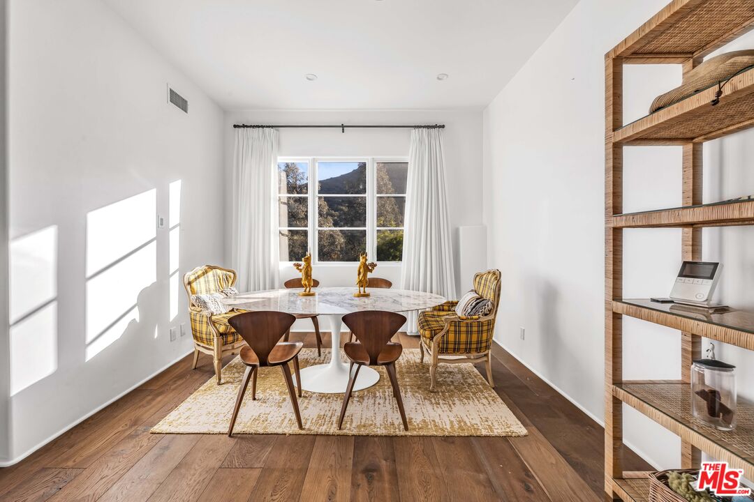 2382 Live Oak Meadows Rd