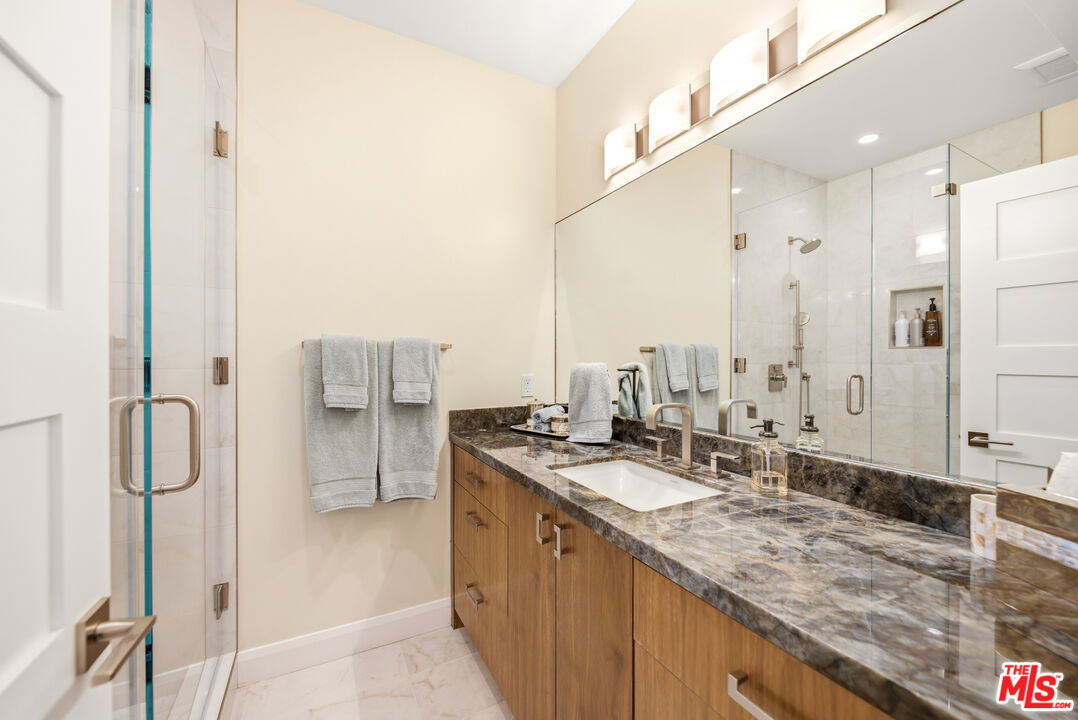 27008 Old Chimney Rd