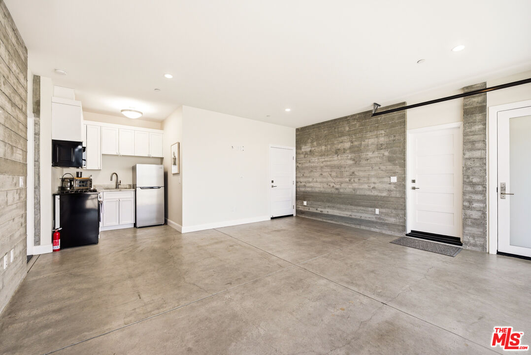 27008 Old Chimney Rd