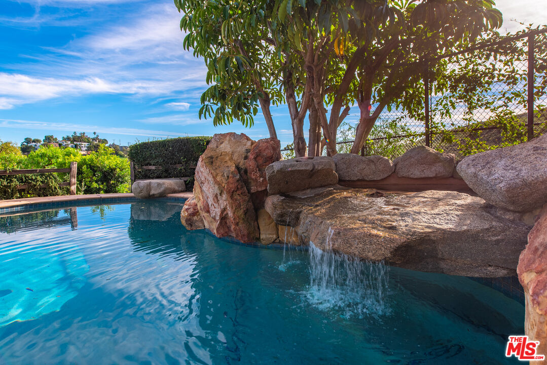 27008 Old Chimney Rd