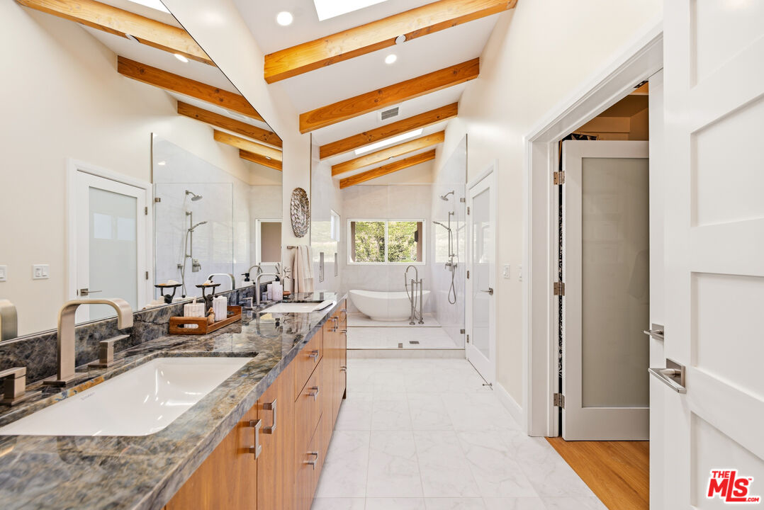 27008 Old Chimney Rd