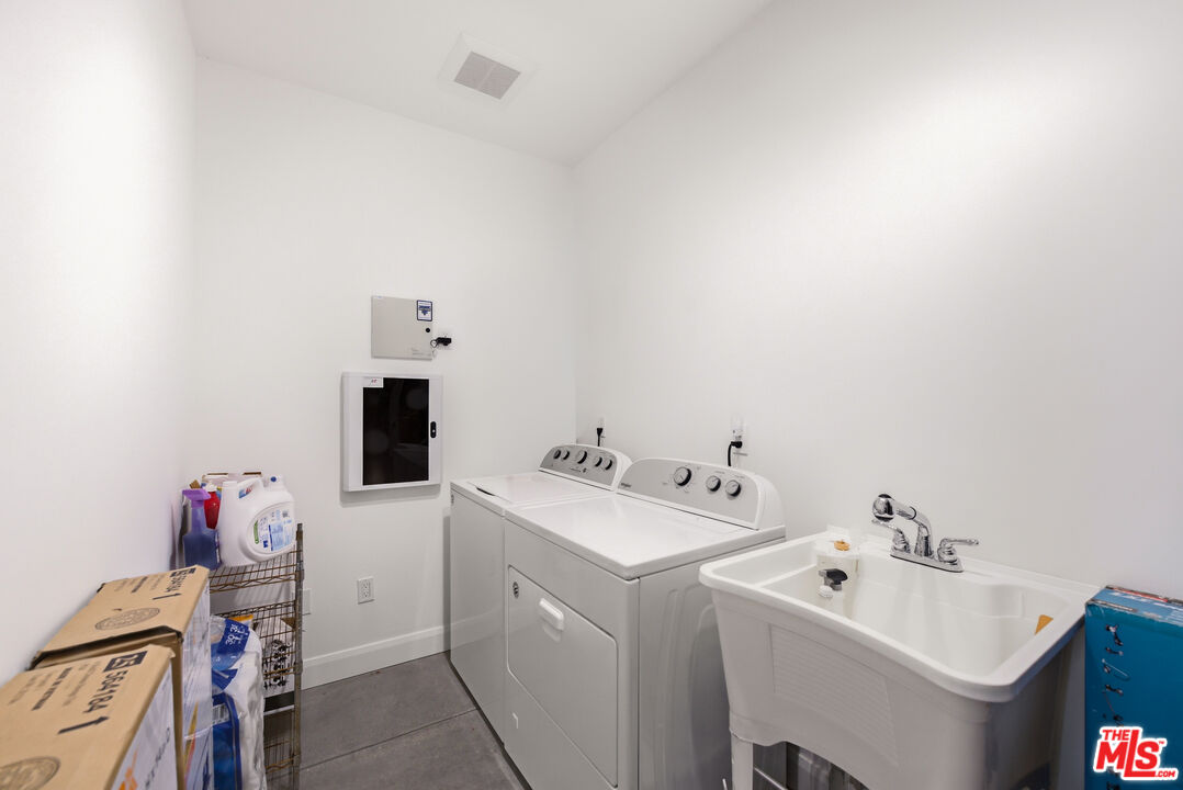 27008 Old Chimney Rd