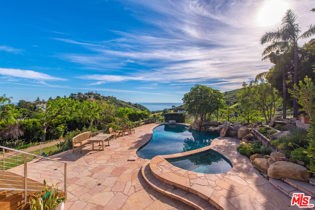 27008 Old Chimney Rd