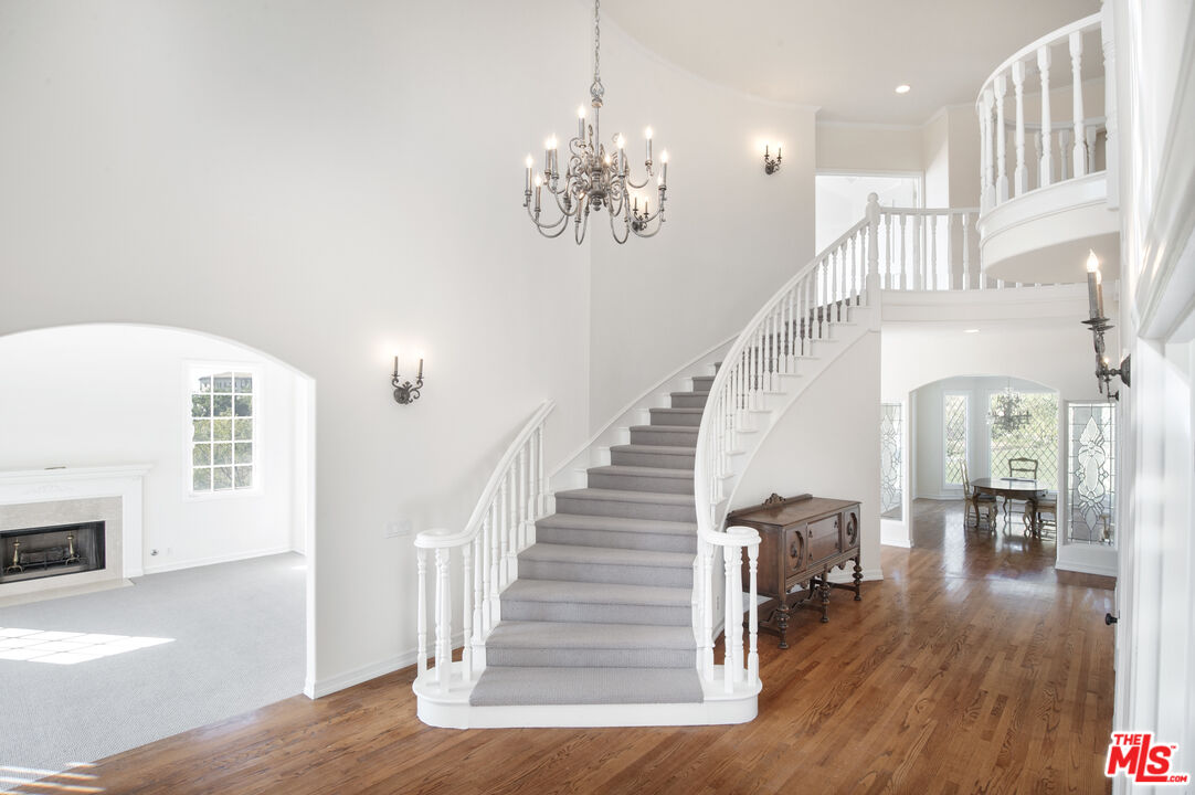 27437 WINDING WAY