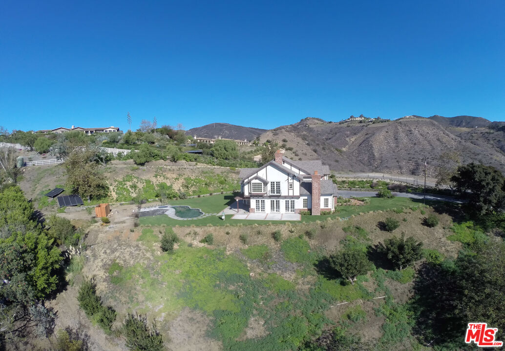 27437 WINDING WAY