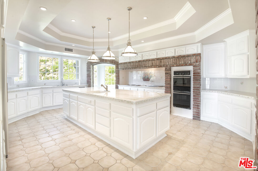 27437 WINDING WAY
