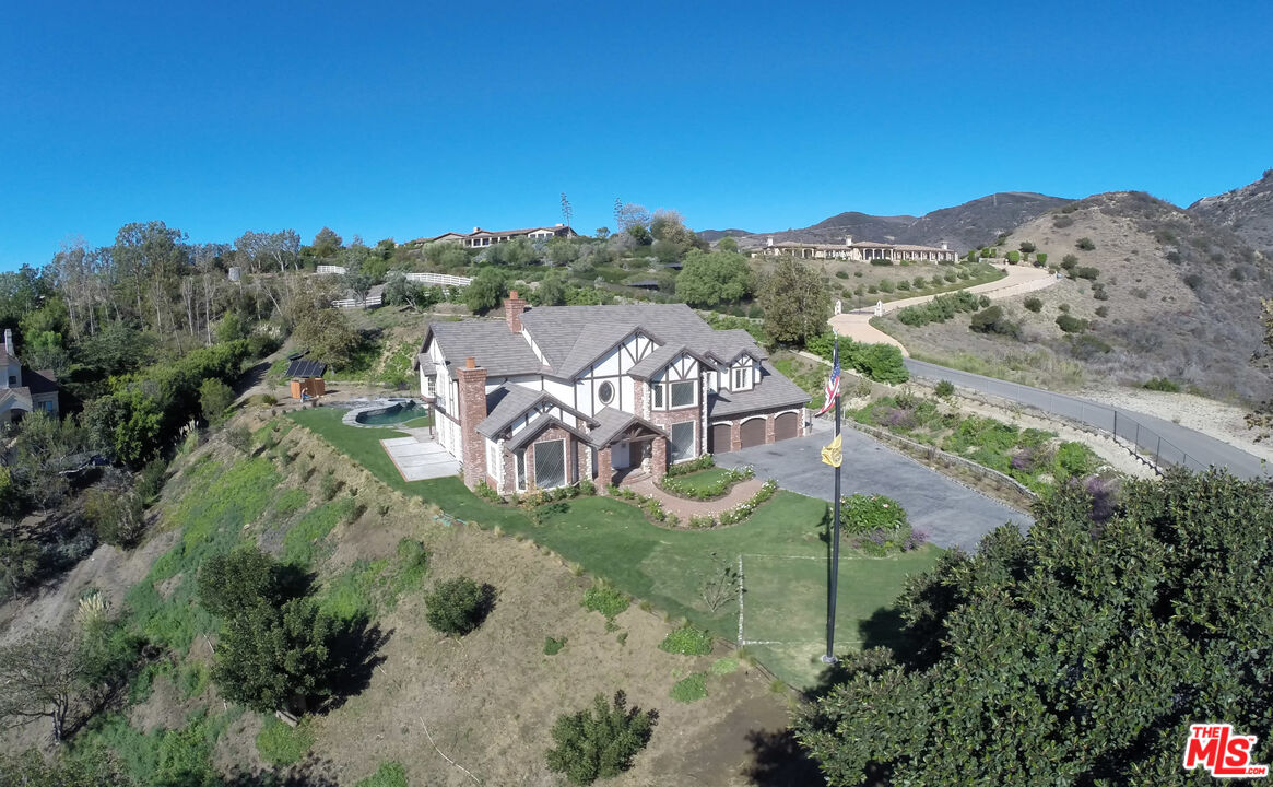 27437 WINDING WAY