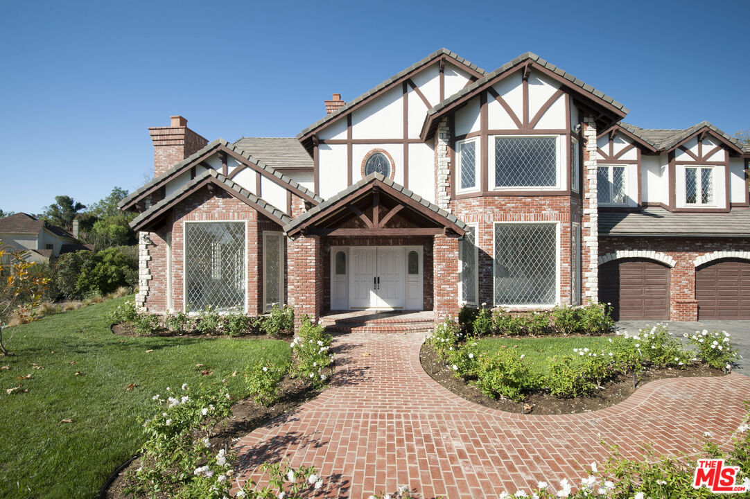 27437 WINDING WAY