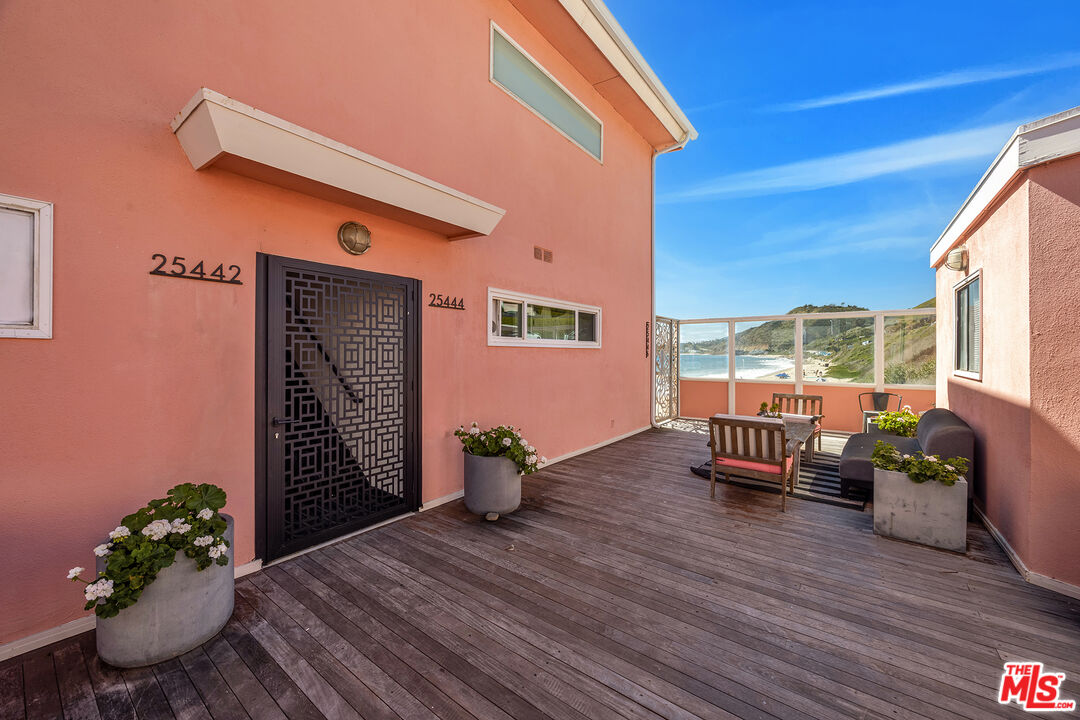 25444 Malibu Rd