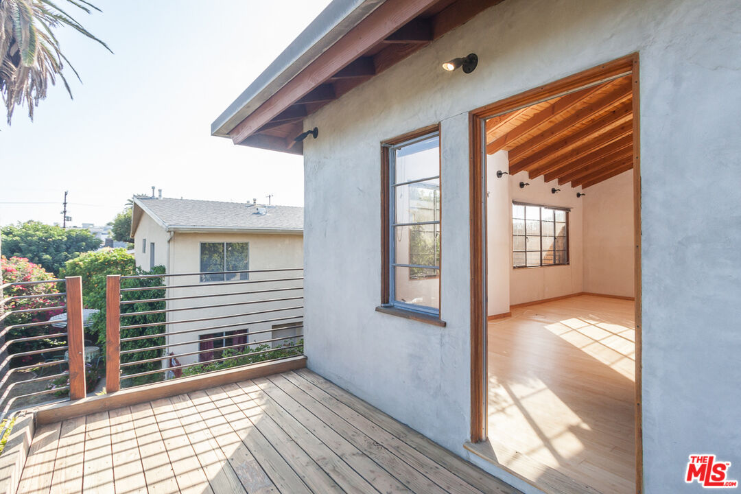 325 Indiana Ave Unit: 4