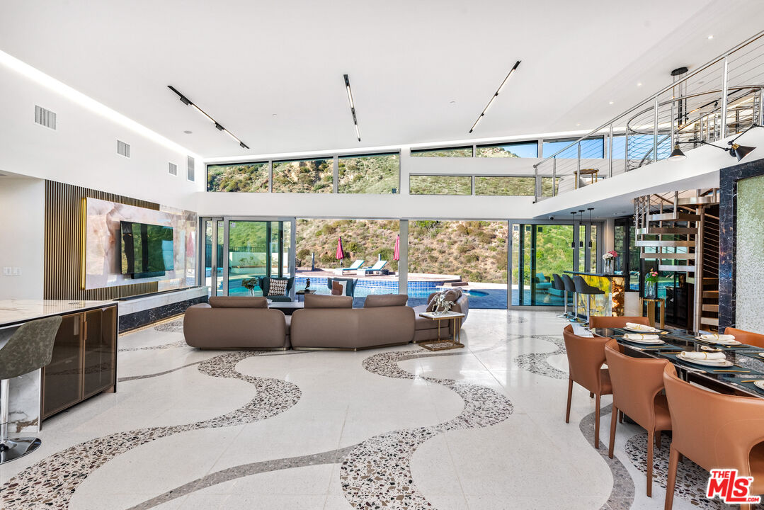 5416 Horizon Dr