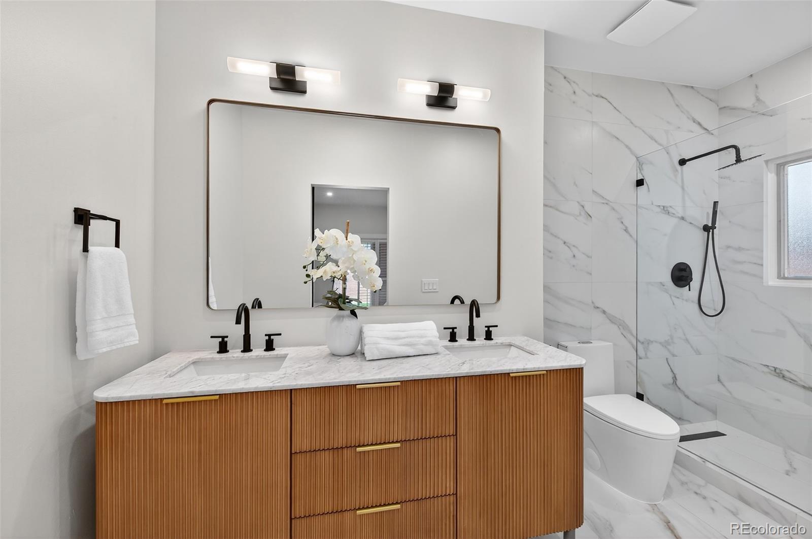 2552 E Alameda Avenue Unit: 104