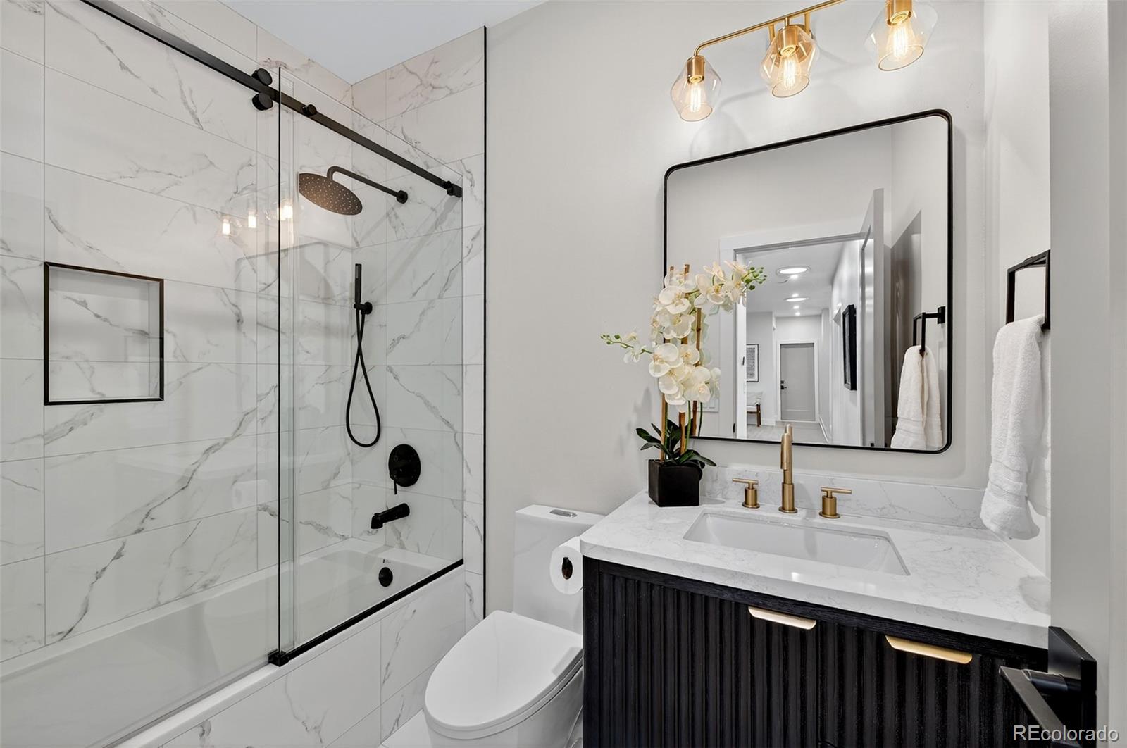 2552 E Alameda Avenue Unit: 104