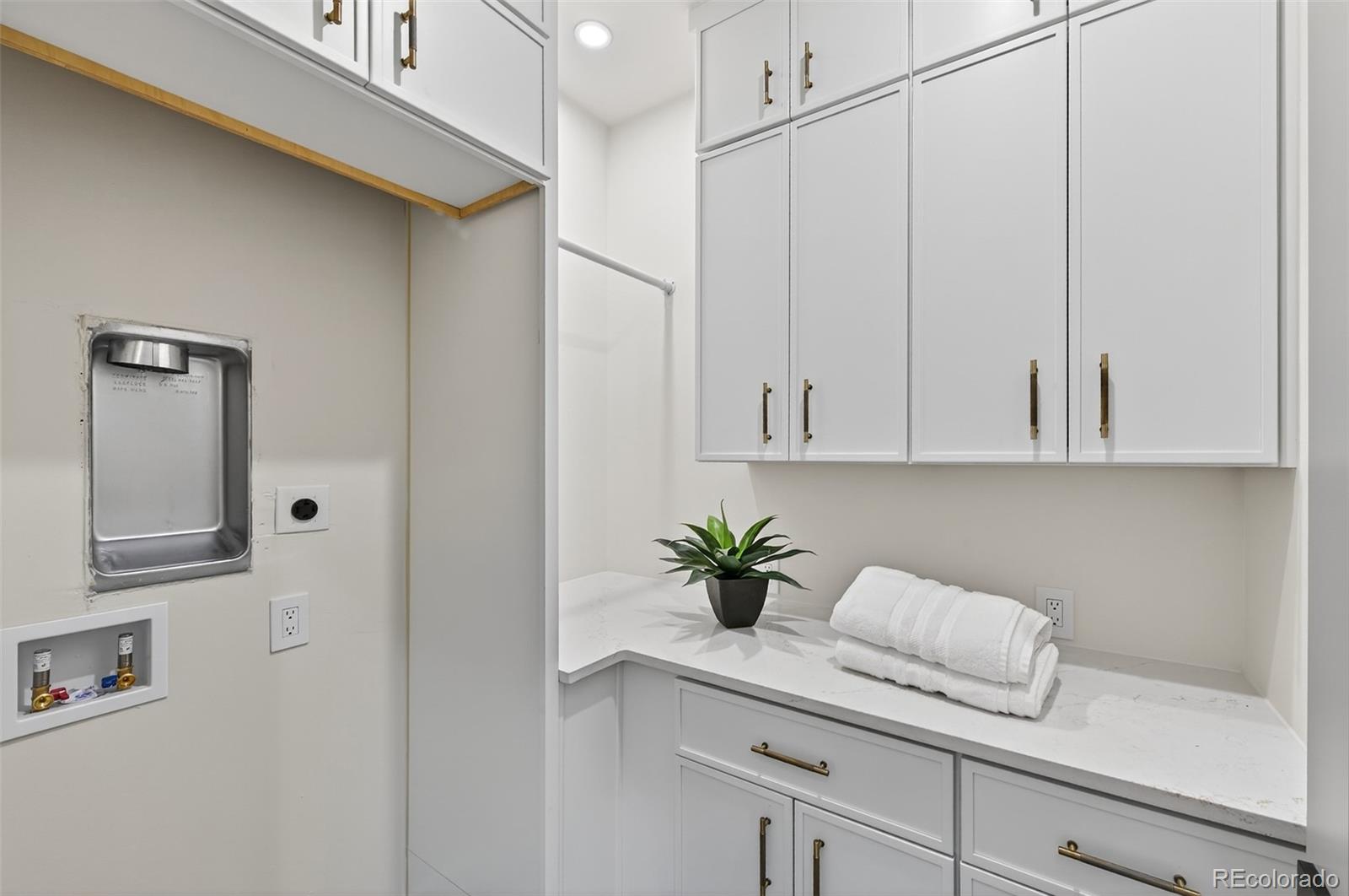 2552 E Alameda Avenue Unit: 104