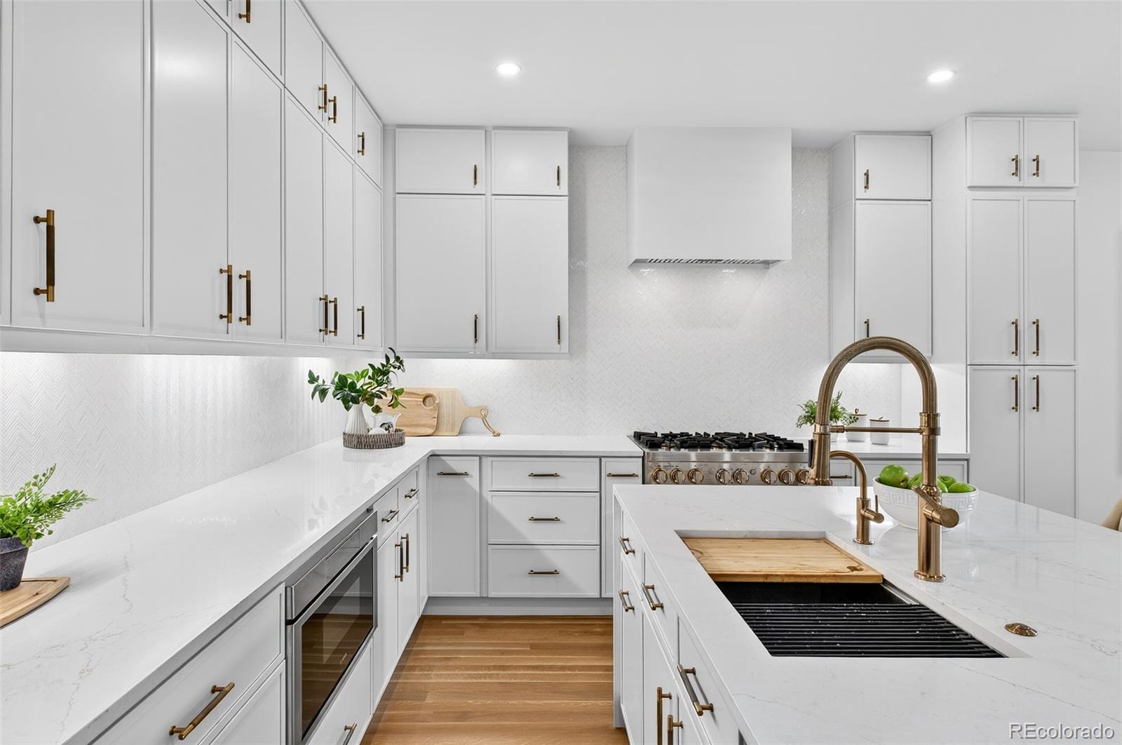 2552 E Alameda Avenue Unit: 104