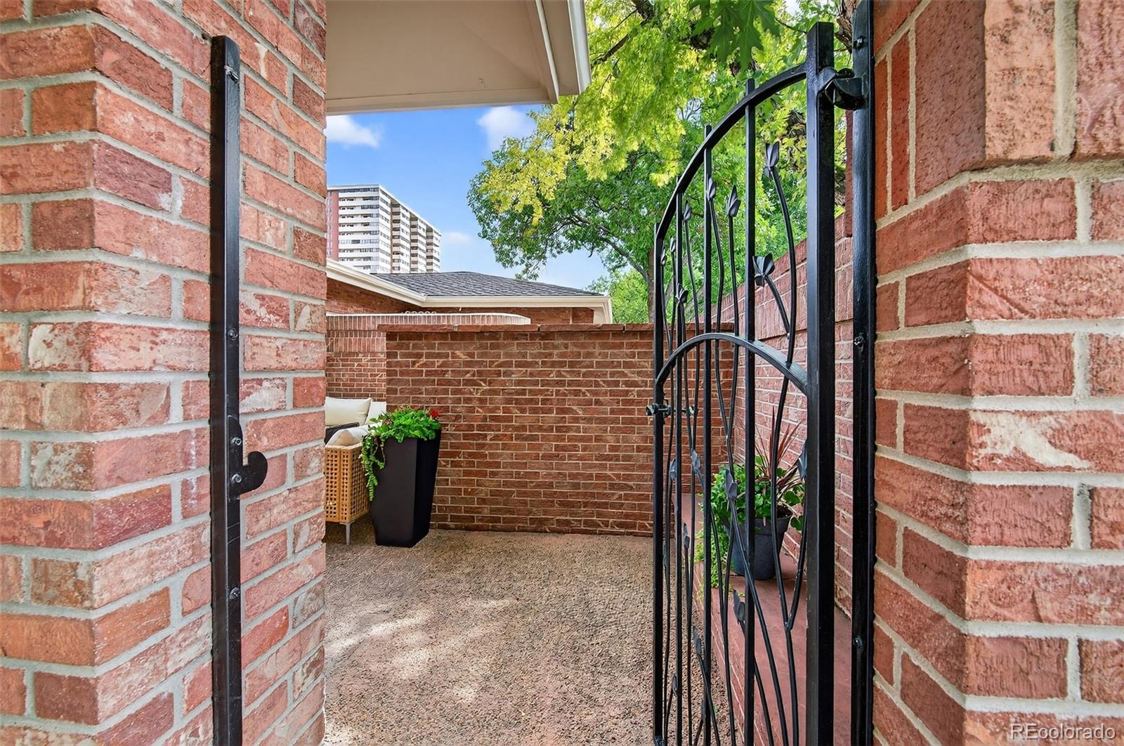 2552 E Alameda Avenue Unit: 104