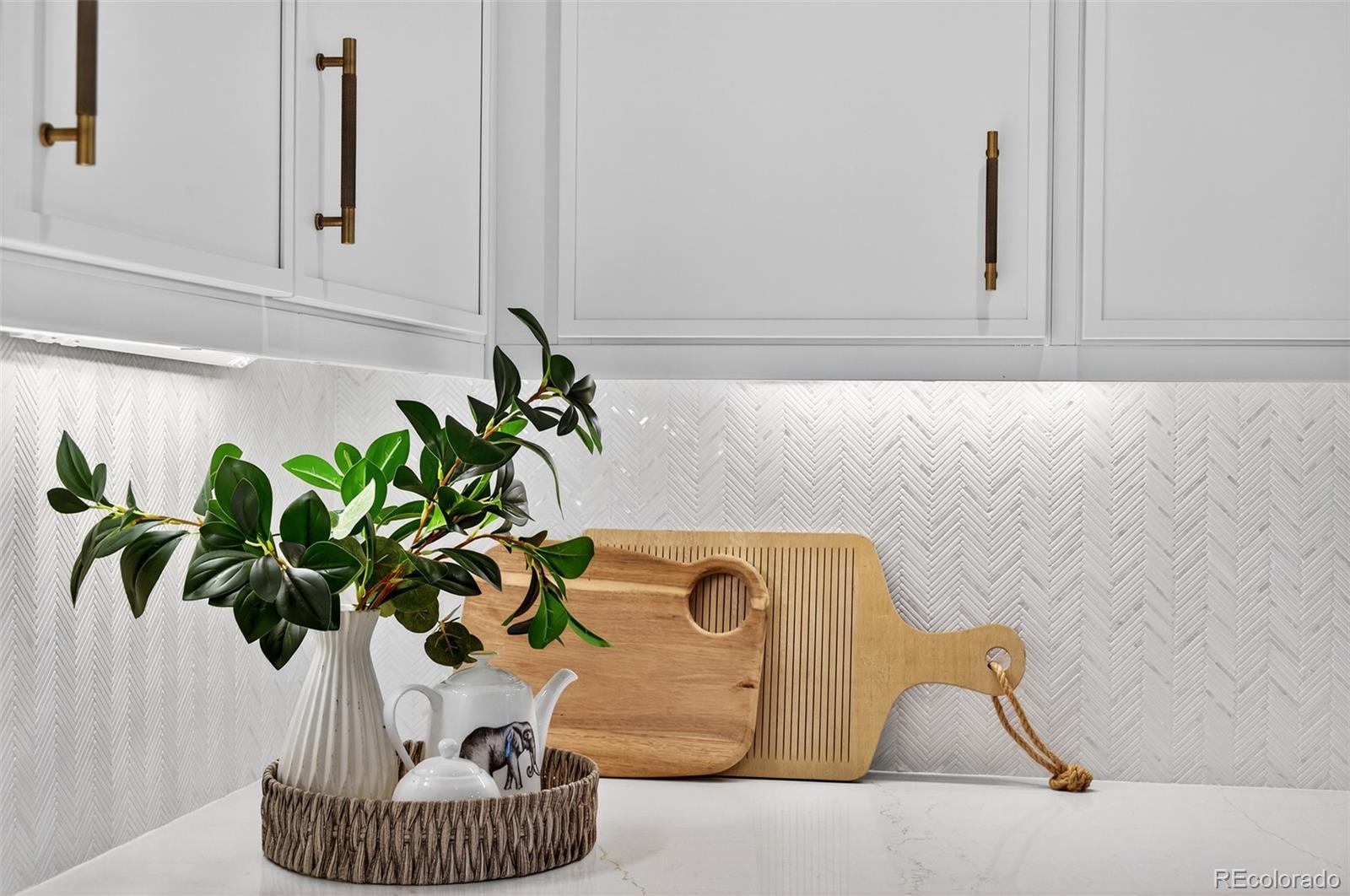 2552 E Alameda Avenue Unit: 104