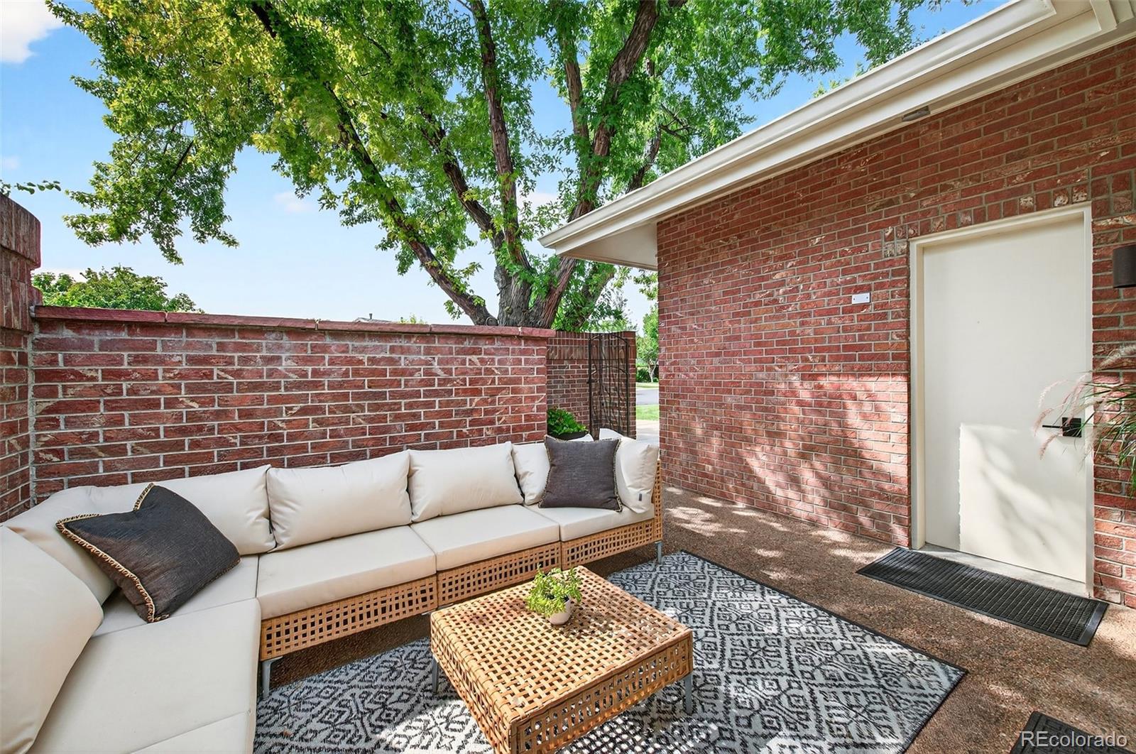 2552 E Alameda Avenue Unit: 104