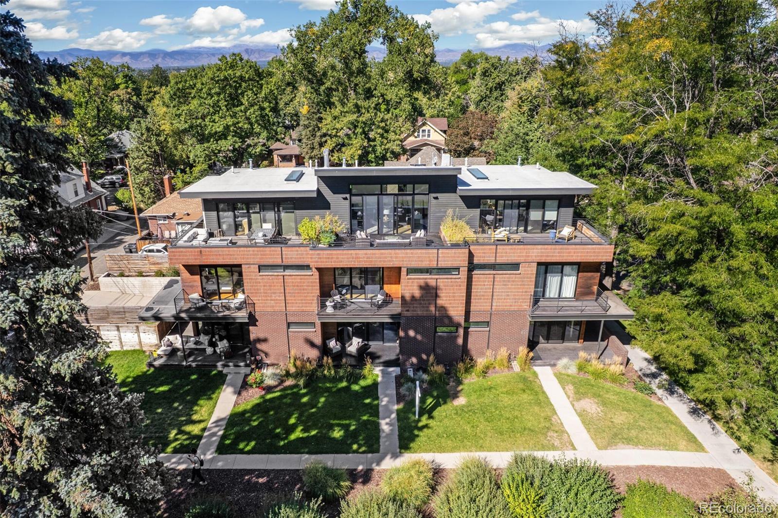 203 S Marion St Pkwy