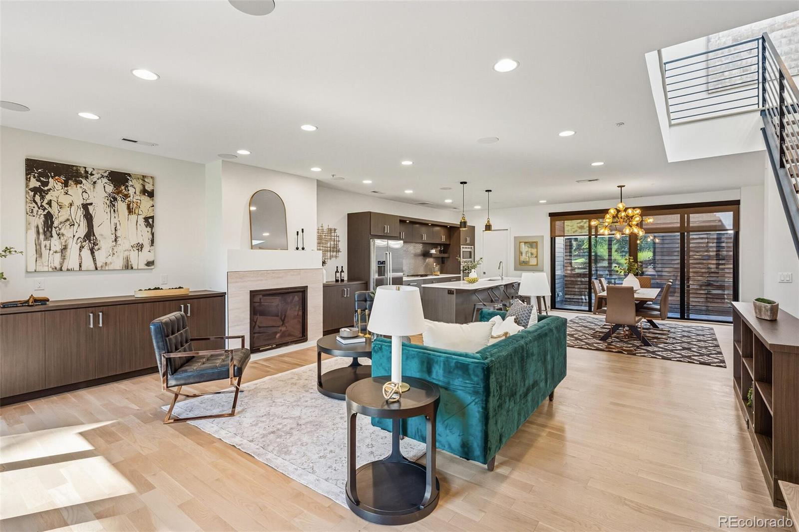 203 S Marion St Pkwy