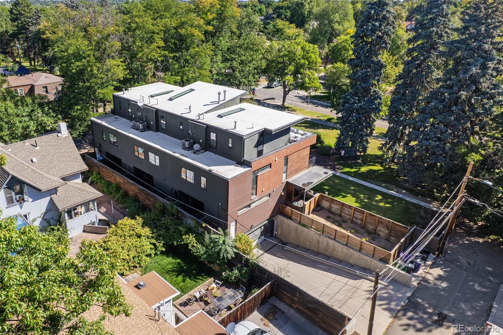 203 S Marion St Pkwy