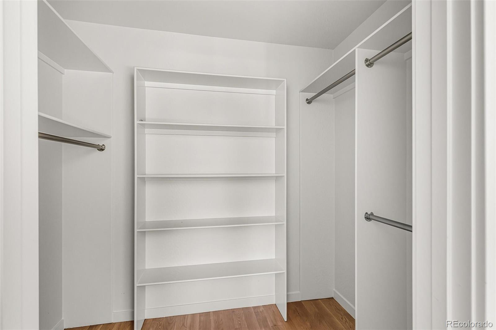 203 S Marion St Pkwy