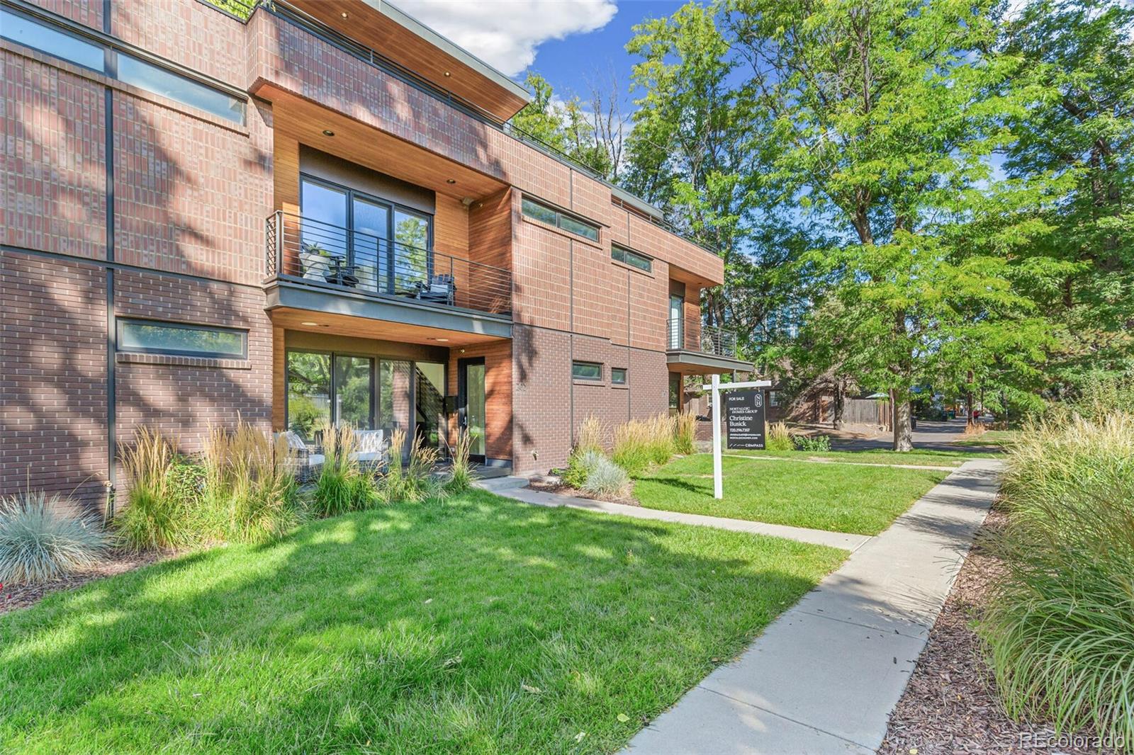 203 S Marion St Pkwy
